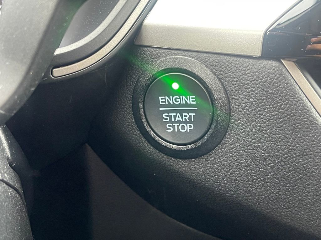 Used 2021 Ford Escape SE image 25