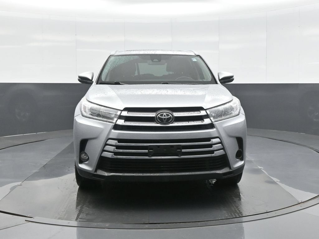 Used 2017 Toyota Highlander Limited w/ Protection Package #3 AWD/4WD image 2
