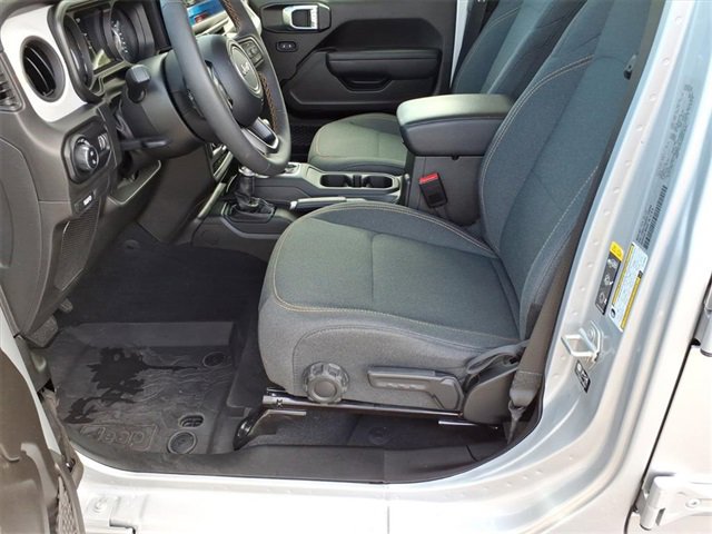 Used 2024 Jeep Gladiator Sport image 11