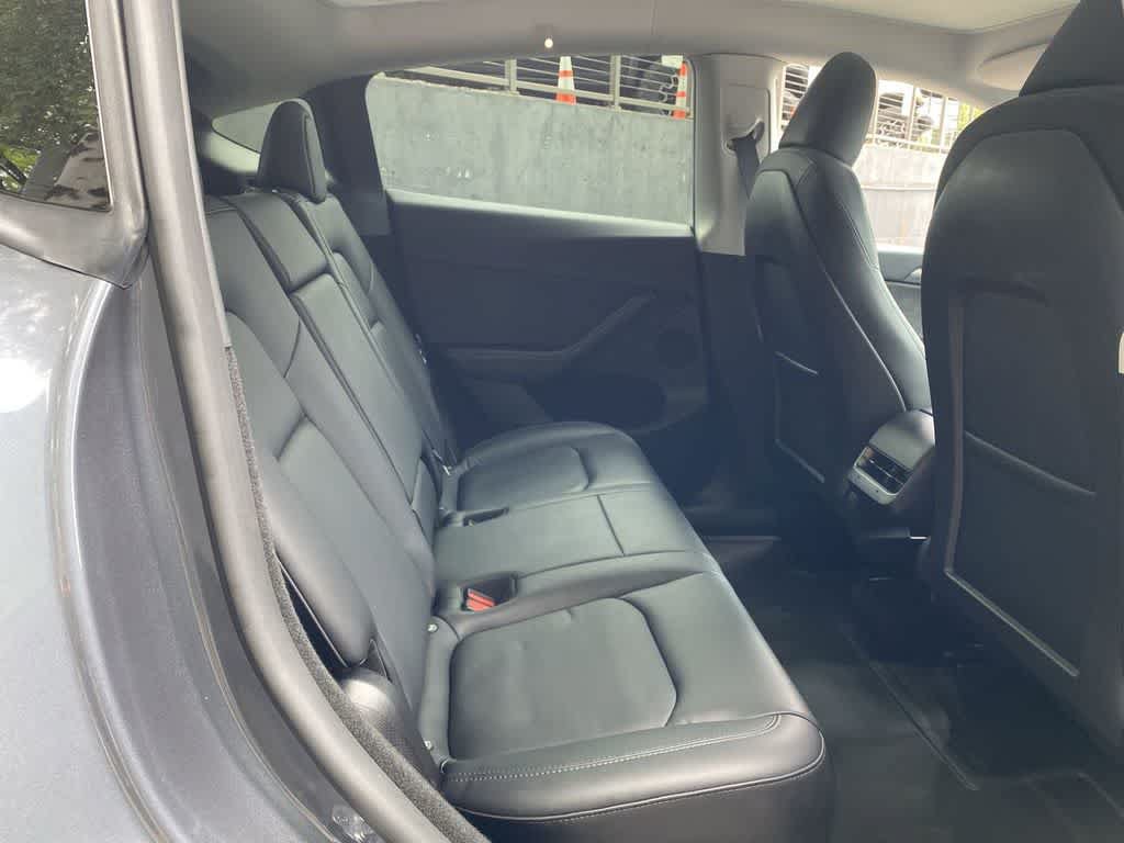 Used 2023 Tesla Model Y Performance AWD/4WD image 16