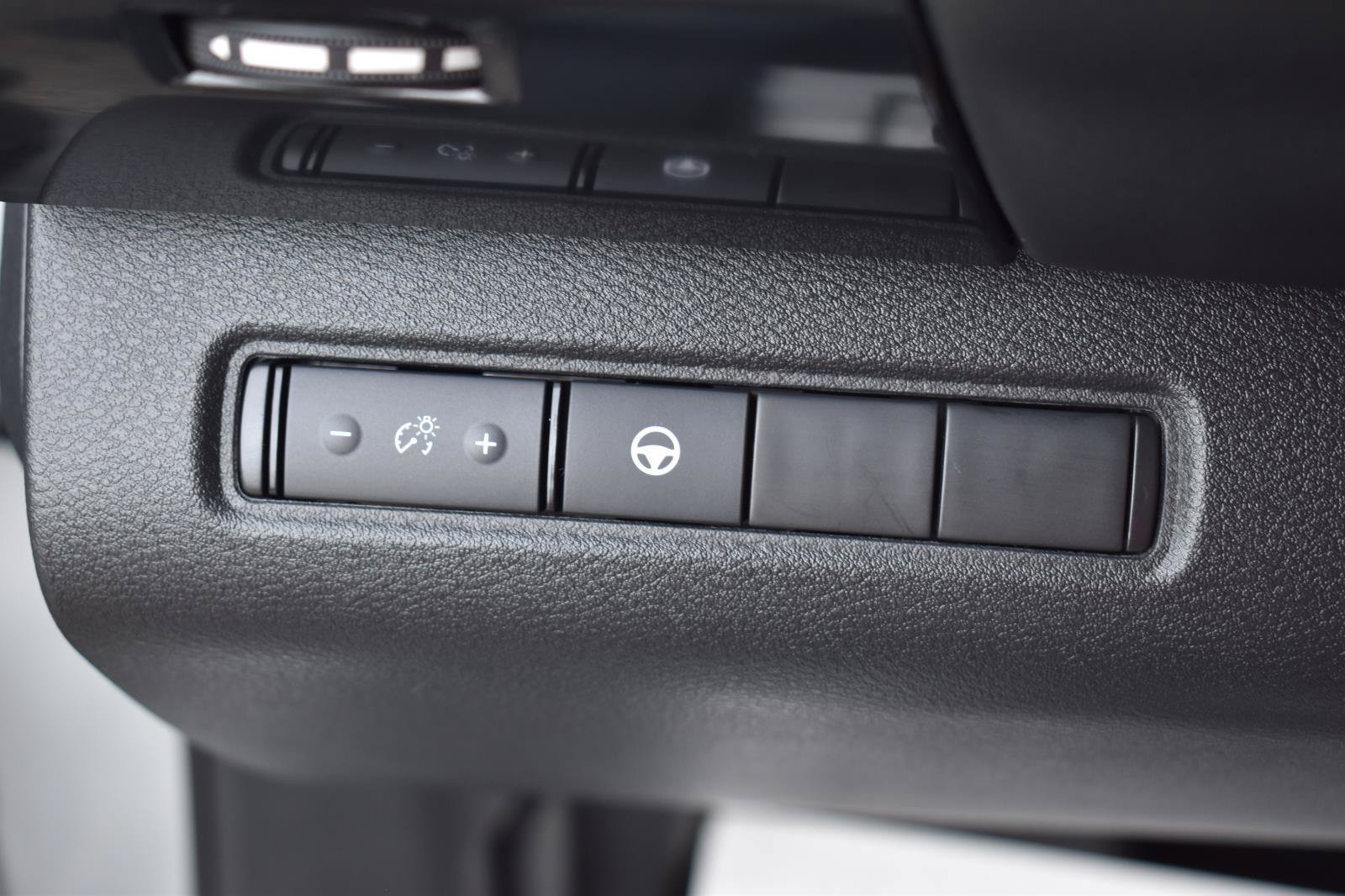 Used 2024 Nissan Pathfinder SV FWD image 45