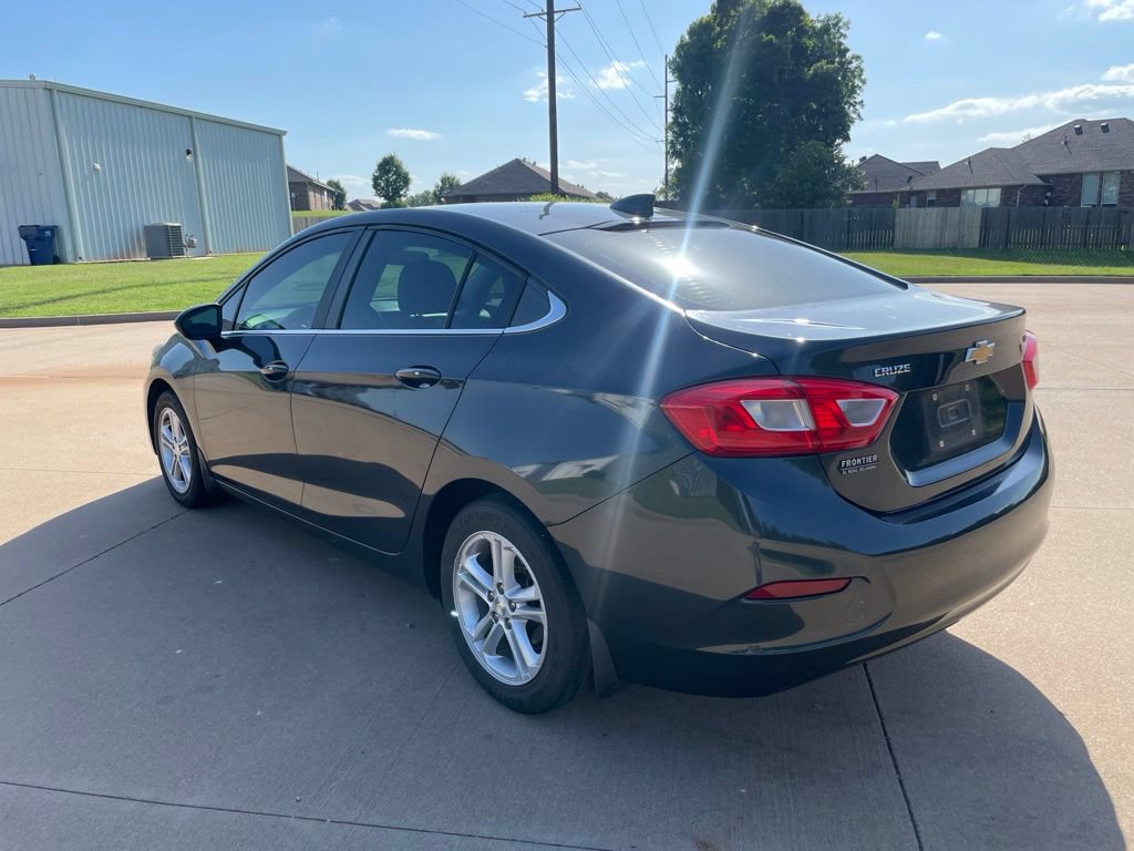 Used 2017 Chevrolet Cruze LT w/ Convenience Package FWD image 7