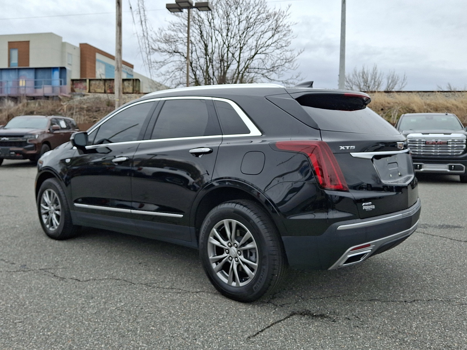Used 2023 Cadillac XT5 Premium Luxury w/ LPO, Floor Liner Package image 4