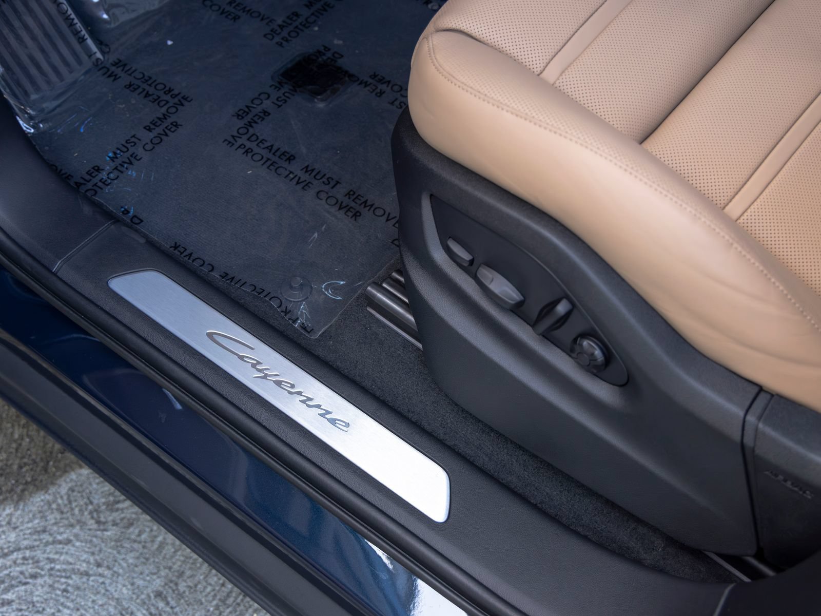 New 2026 Porsche Cayenne Coupe AWD/4WD image 27