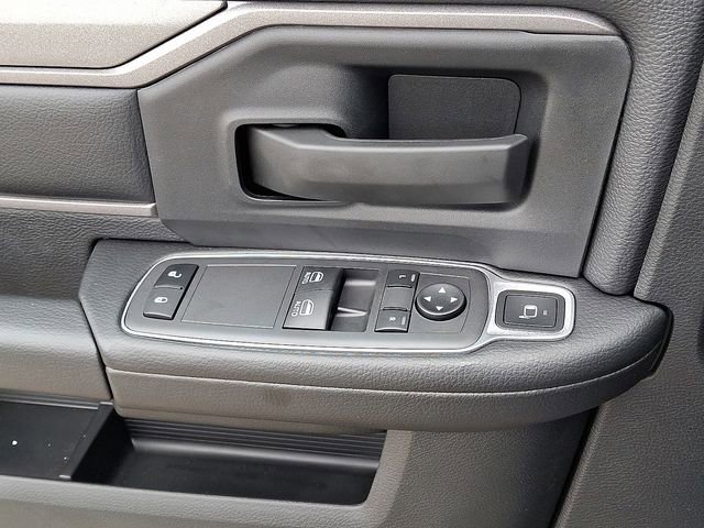 Used 2024 RAM 2500 Tradesman w/ Chrome Appearance Group AWD/4WD image 21