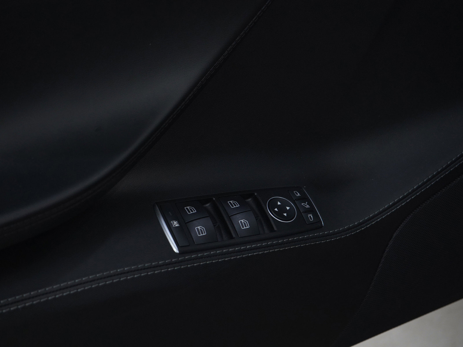 Used 2014 Tesla Model S 85 RWD image 18