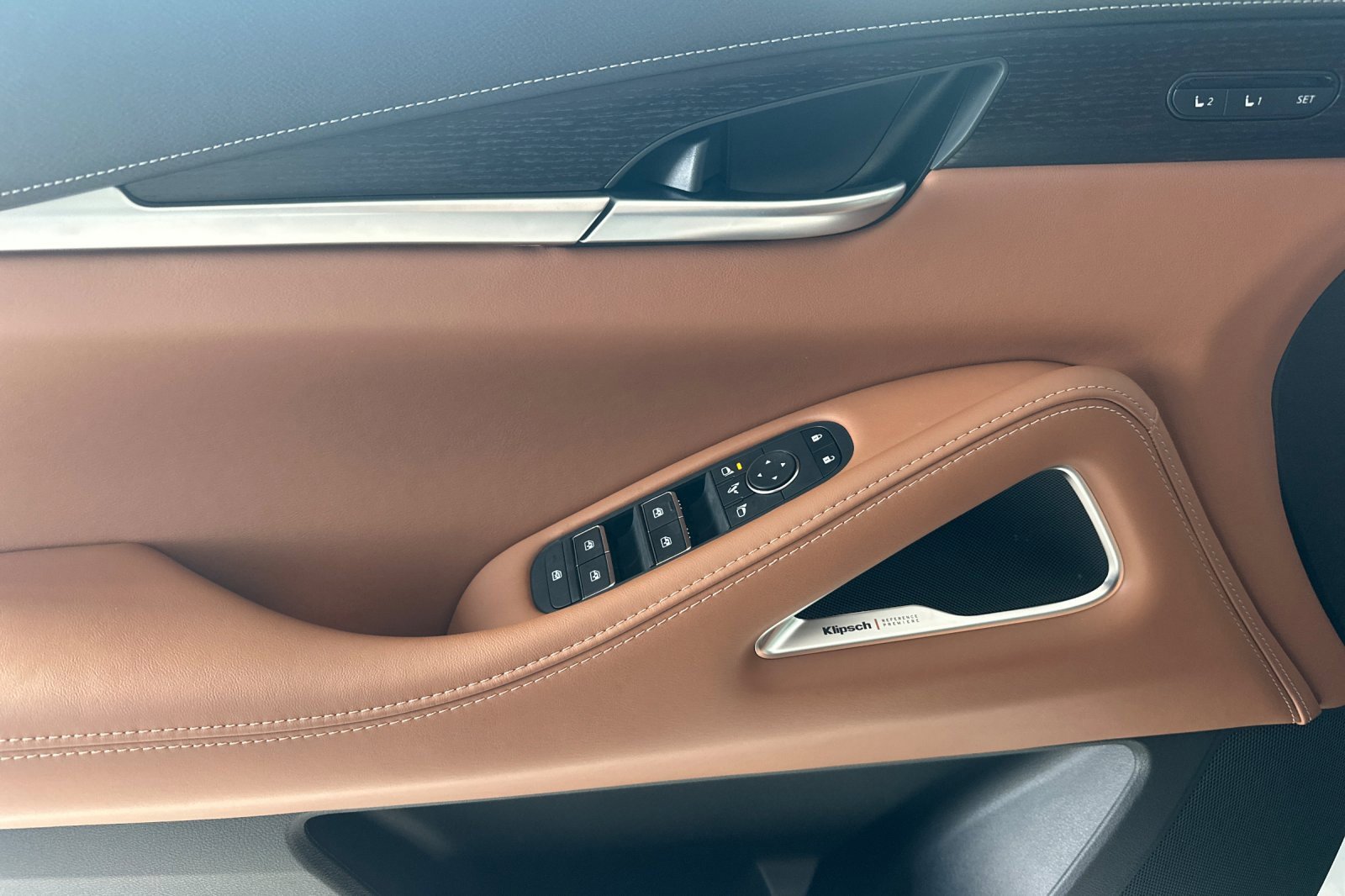 New 2026 INFINITI QX60 Autograph w/ Dark Cargo Package image 10