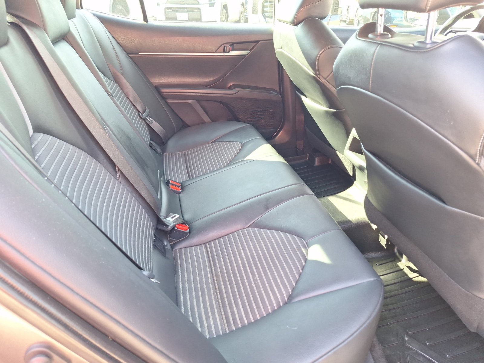 Used 2021 Toyota Camry SE FWD image 29