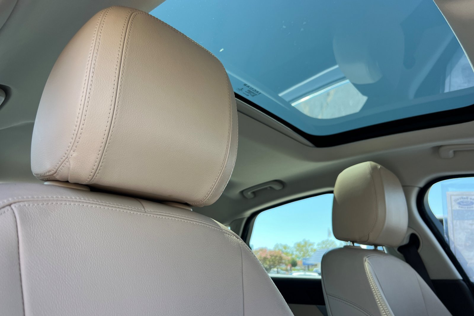 Used 2017 Jaguar XF Prestige RWD image 17