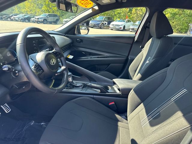 Used 2025 Hyundai Elantra Sport image 39