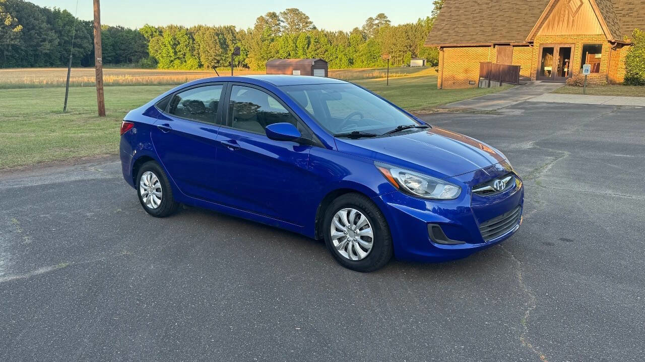 Used 2014 Hyundai Accent GLS FWD image 2