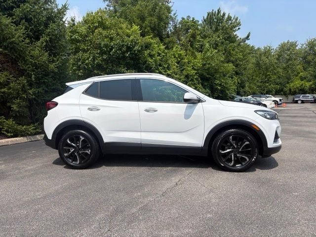 Used 2020 Buick Encore GX Essence w/ Experience Buick Package FWD image 9