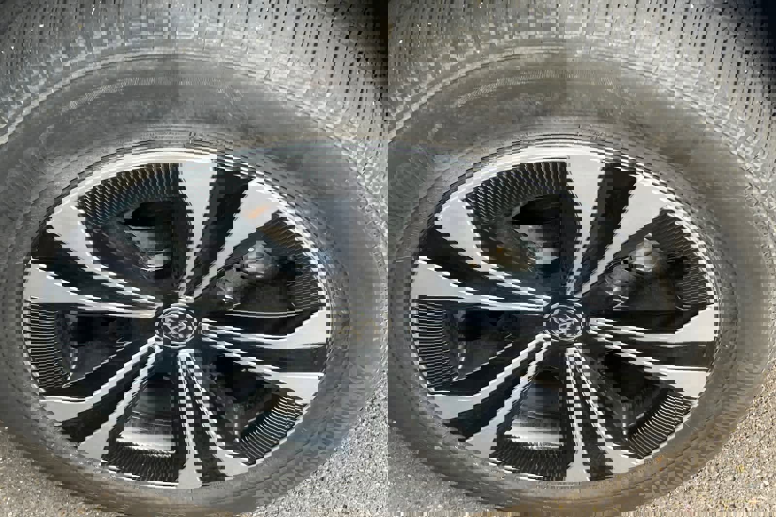 Used 2024 Toyota bZ4X XLE w/ Weather Package image 12