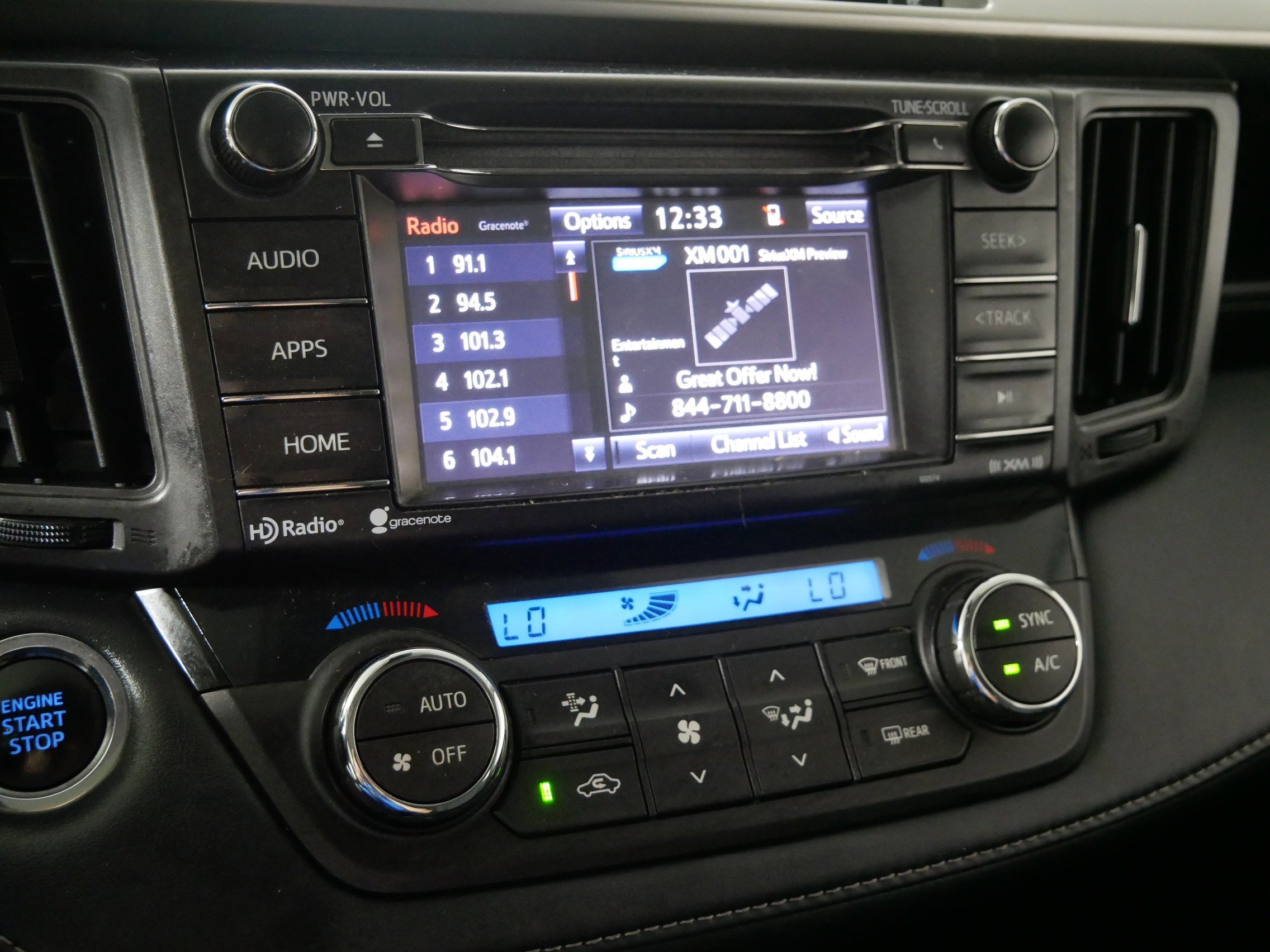 Used 2018 Toyota RAV4 XLE AWD/4WD image 22