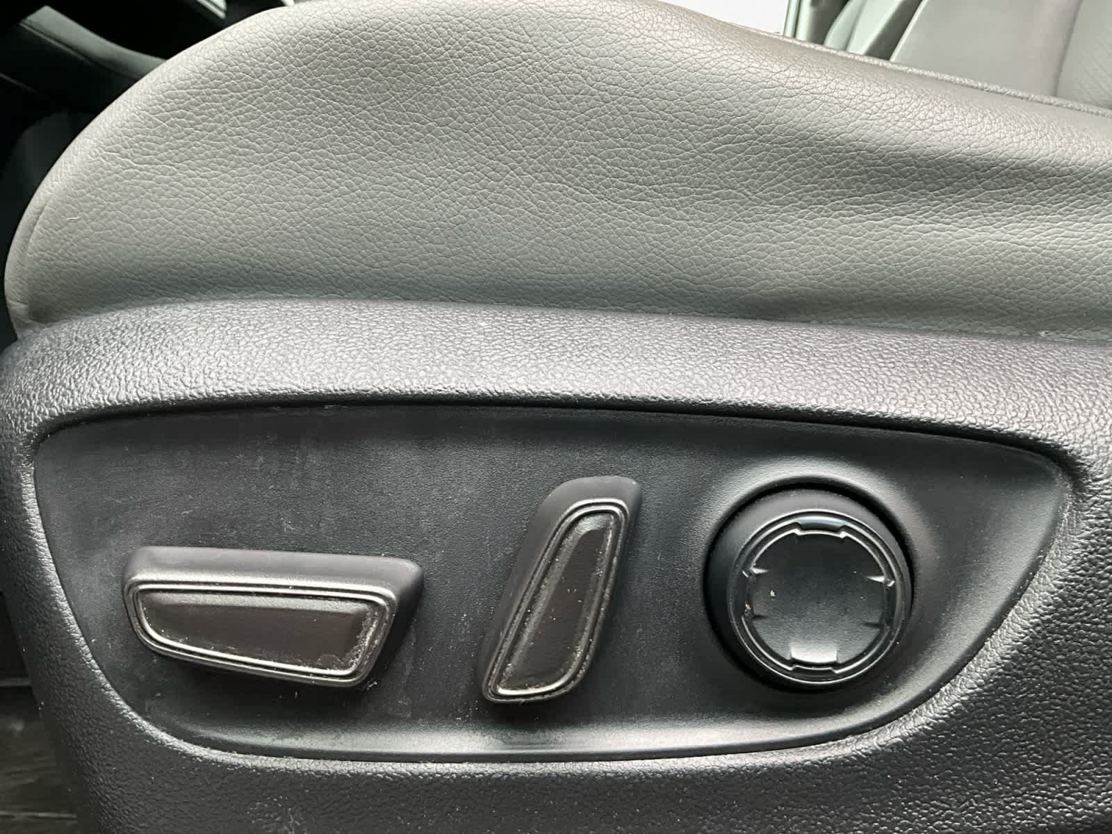 Used 2022 Toyota Sienna XLE FWD image 19