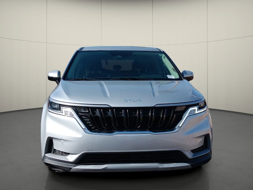 Used 2022 Kia Carnival LX image 2