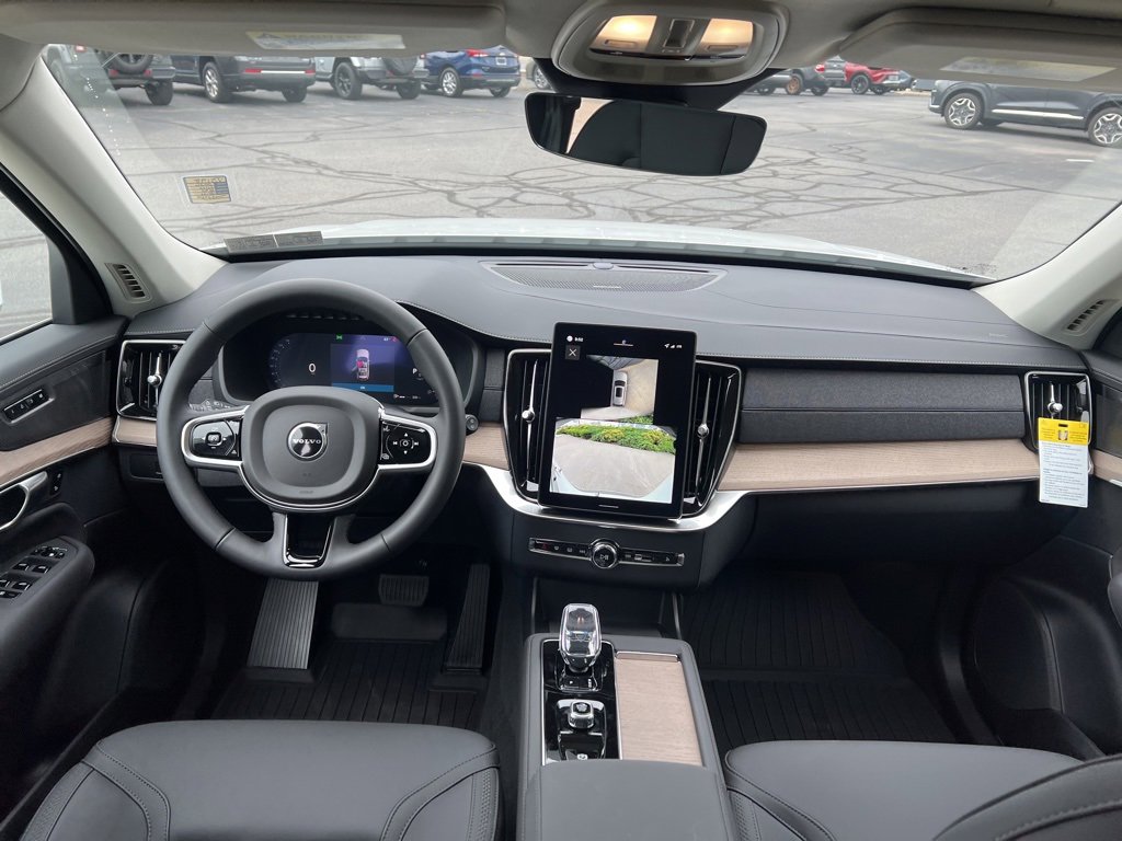New 2026 Volvo XC90 B6 Plus w/ Protection Package Premier image 31