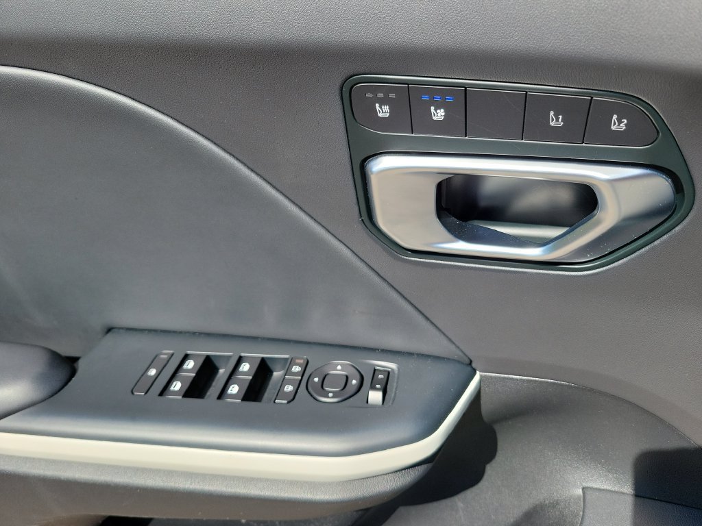Used 2025 Kia K4 EX w/ GT-Line Premium Package FWD image 31