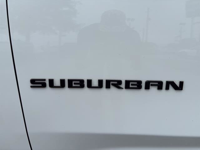 Used 2024 Chevrolet Suburban Z71 w/ Luxury Package AWD/4WD image 13