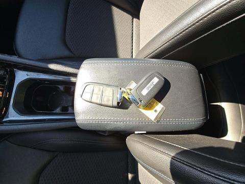 Used 2024 Jeep Compass Latitude w/ Sun and Sound Group image 14