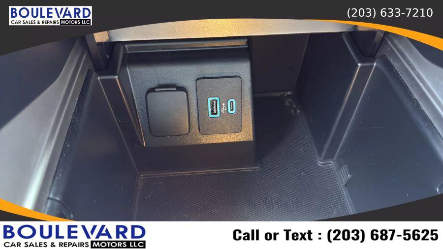 Used 2020 Ford Explorer Limited w/ Class III Trailer Tow Package image 22