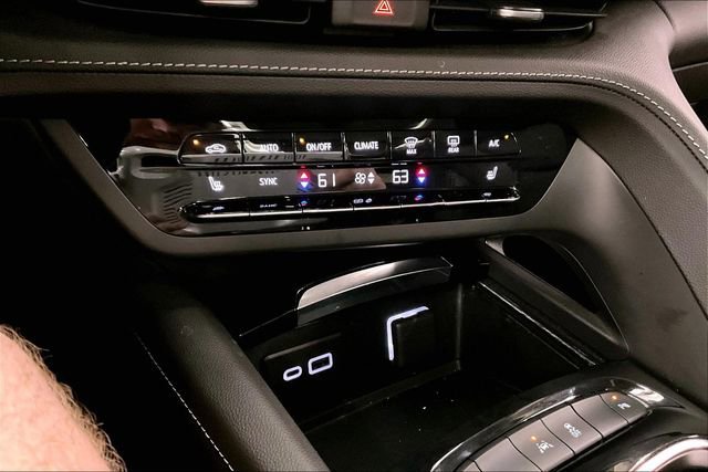 Used 2023 Buick Envision Essence w/ Sport Touring Package image 31