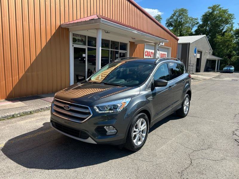 Used 2017 Ford Escape SE w/ Equipment Group 201A FWD image 1