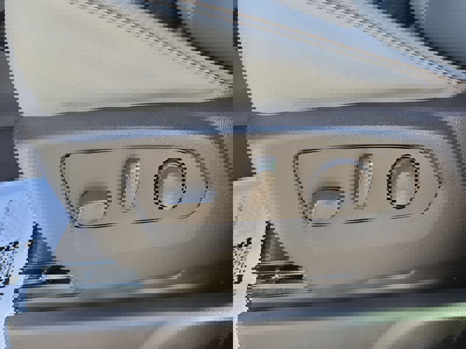 Used 2022 GMC Yukon XL SLT w/ SLT Premium Package AWD/4WD image 19