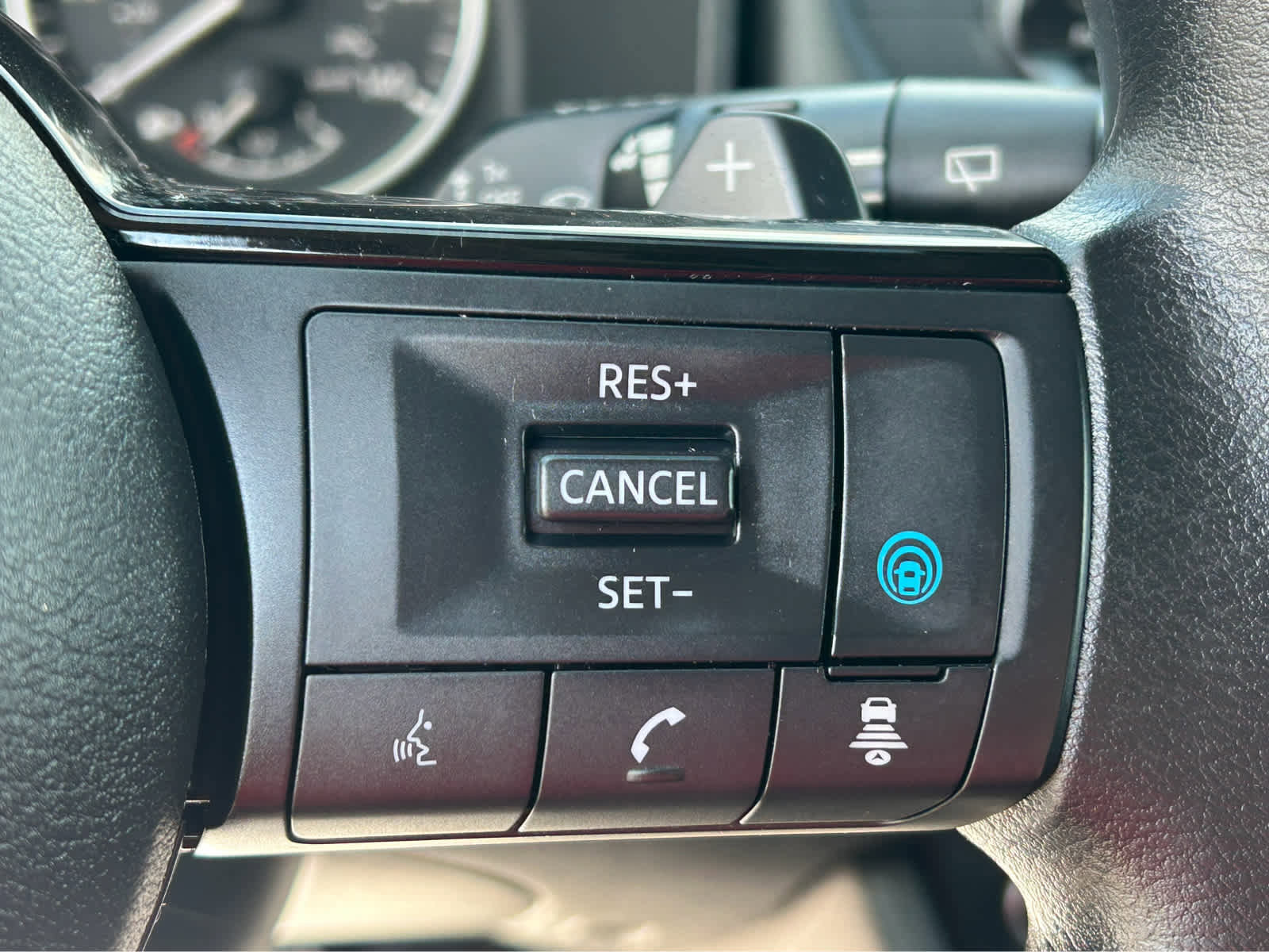 Used 2023 Nissan Rogue SV image 17