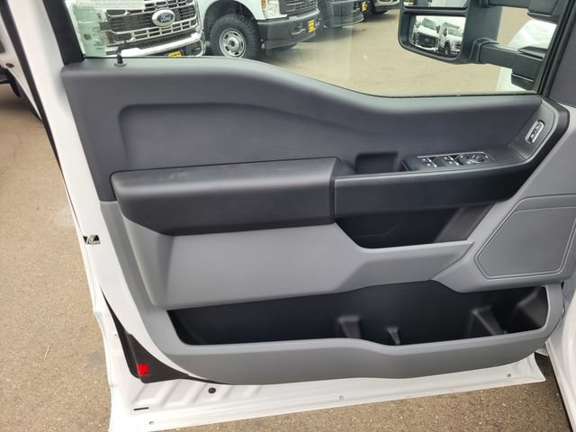 New 2026 Ford F250 XL w/ XL Chrome Package RWD image 8