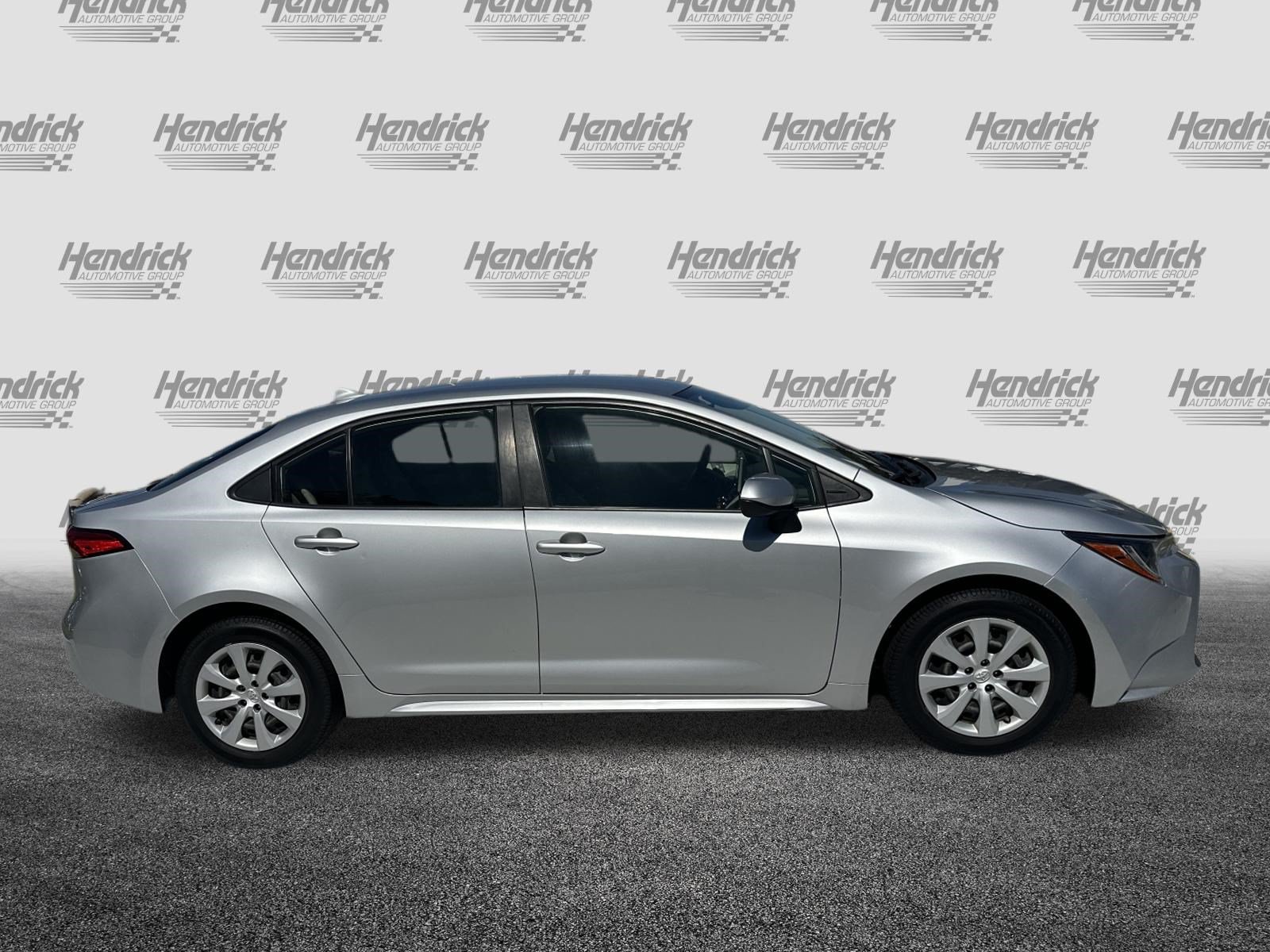 Used 2020 Toyota Corolla LE FWD image 11
