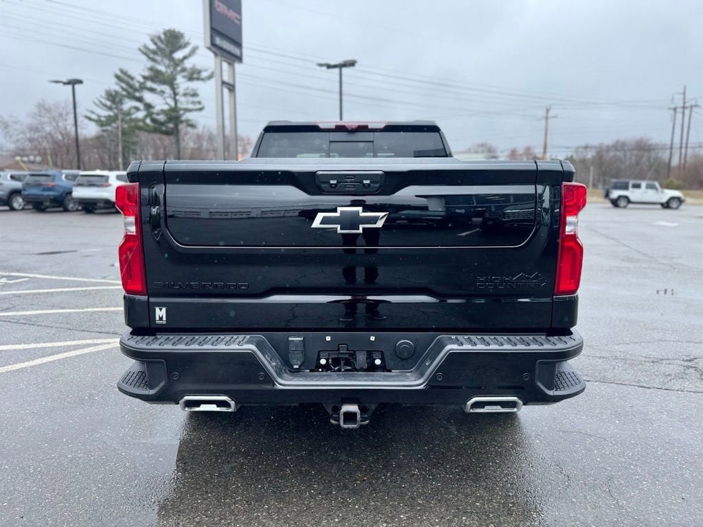 Used 2024 Chevrolet Silverado 1500 High Country w/ Technology Package AWD/4WD image 5