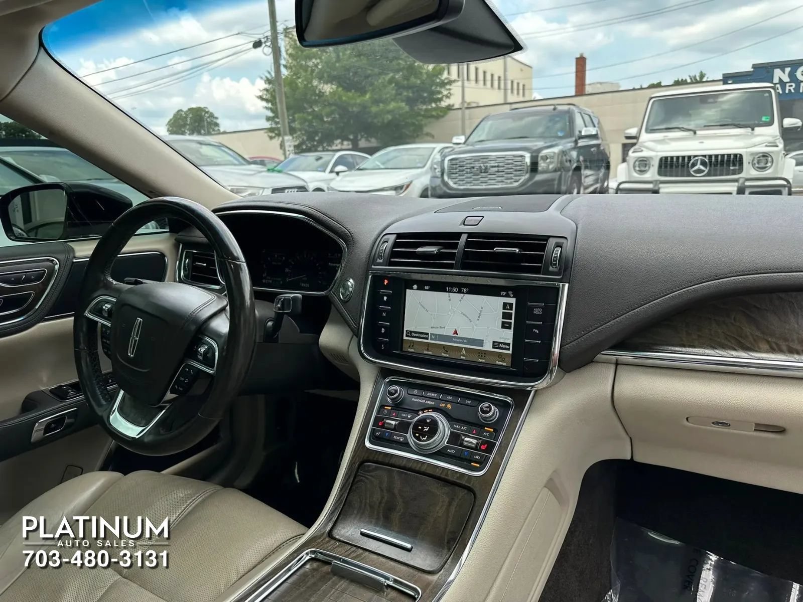 Used 2017 Lincoln Continental Select w/ Climate Package FWD image 12
