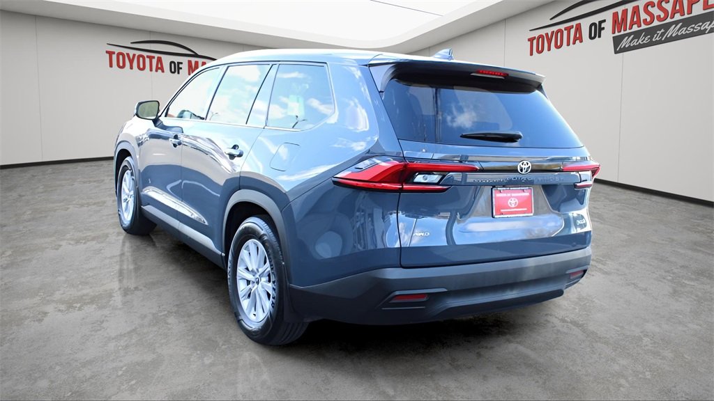 Certified 2024 Toyota Grand Highlander XLE image 3