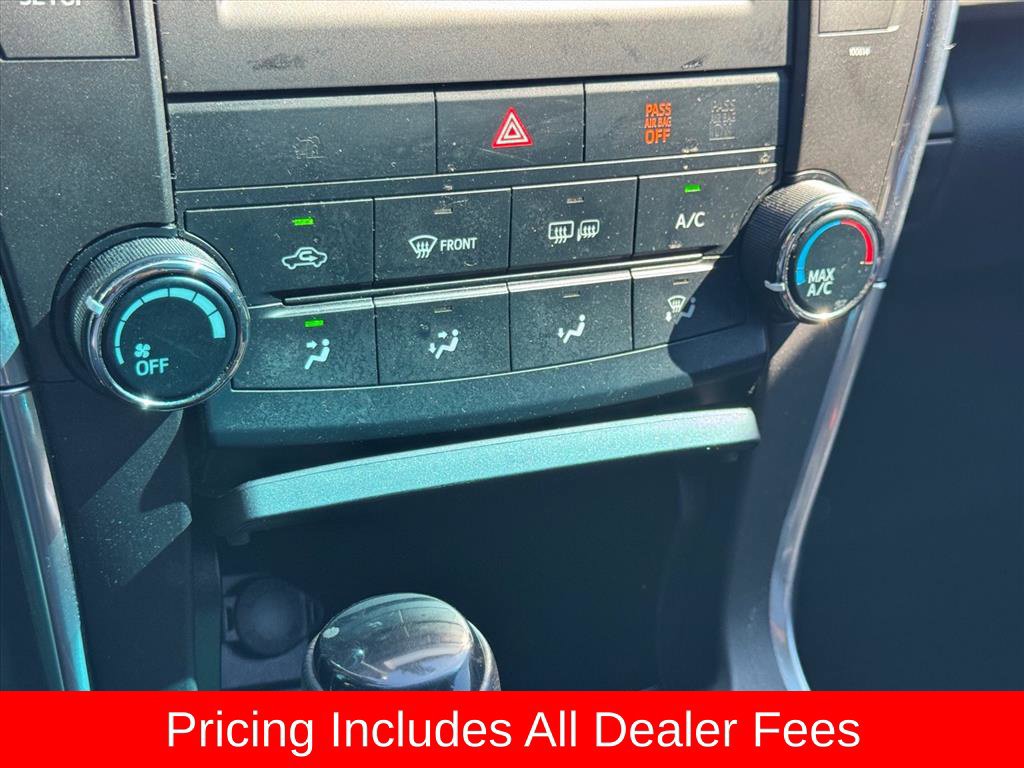 Used 2017 Toyota Camry SE FWD image 21
