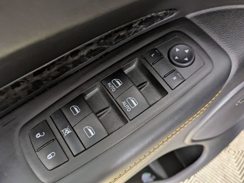 Certified 2023 Dodge Durango R/T w/ Hemi Orange Plus Package image 16