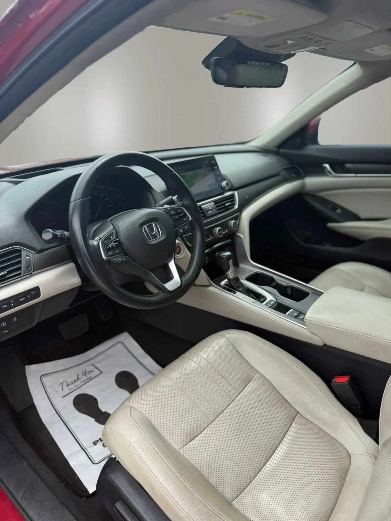 Used 2018 Honda Accord Touring image 10