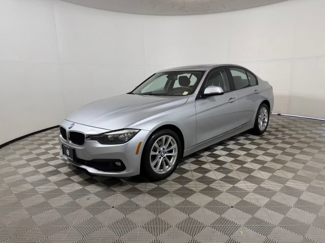 Used 2016 BMW 320i xDrive Sedan AWD/4WD image 3