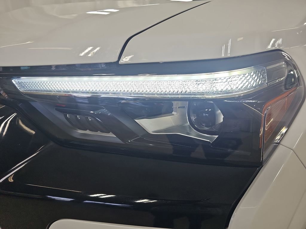 Certified 2023 Chevrolet Colorado Z71 w/ Z71 Convenience Package 2 image 35