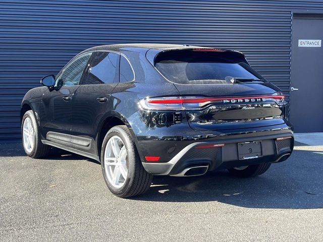 Certified 2023 Porsche Macan AWD/4WD image 3