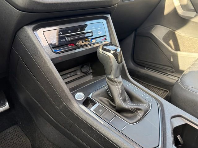 Used 2023 Volkswagen Tiguan SE R-Line FWD image 16