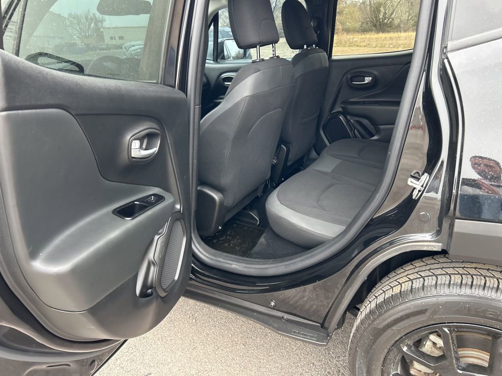 Used 2020 Jeep Renegade Altitude image 28
