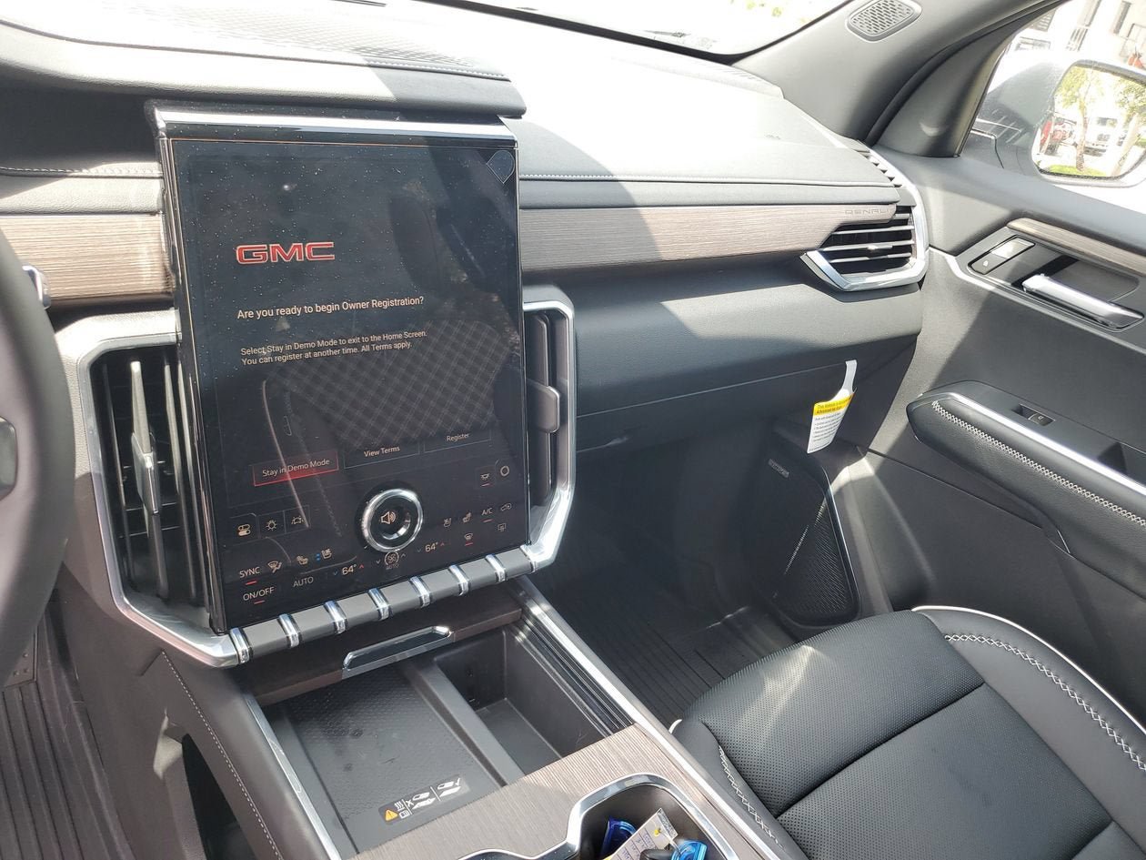 New 2026 GMC Acadia Denali w/ Super Cruise Package FWD image 26