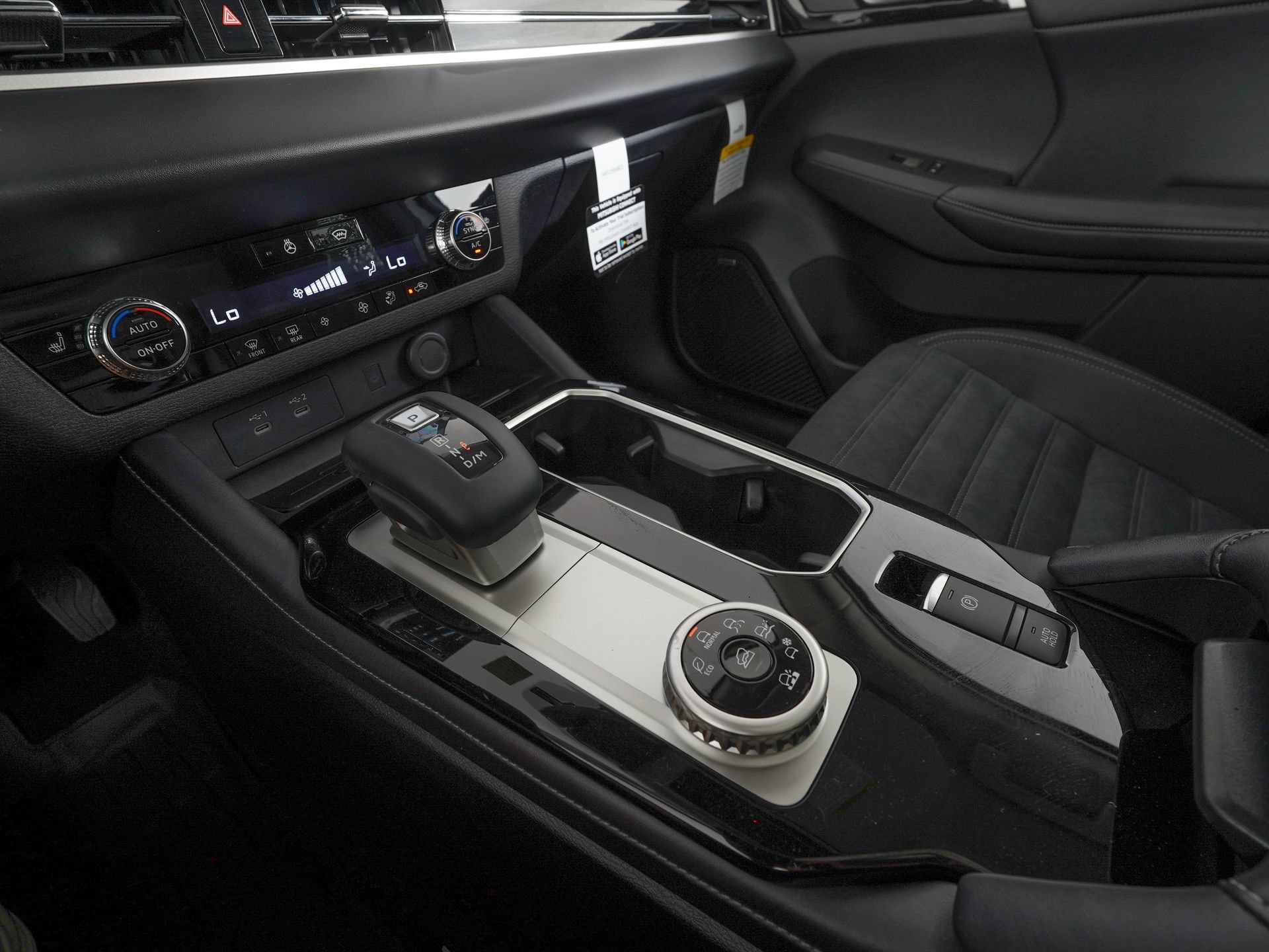 New 2026 Mitsubishi Outlander AWD image 14