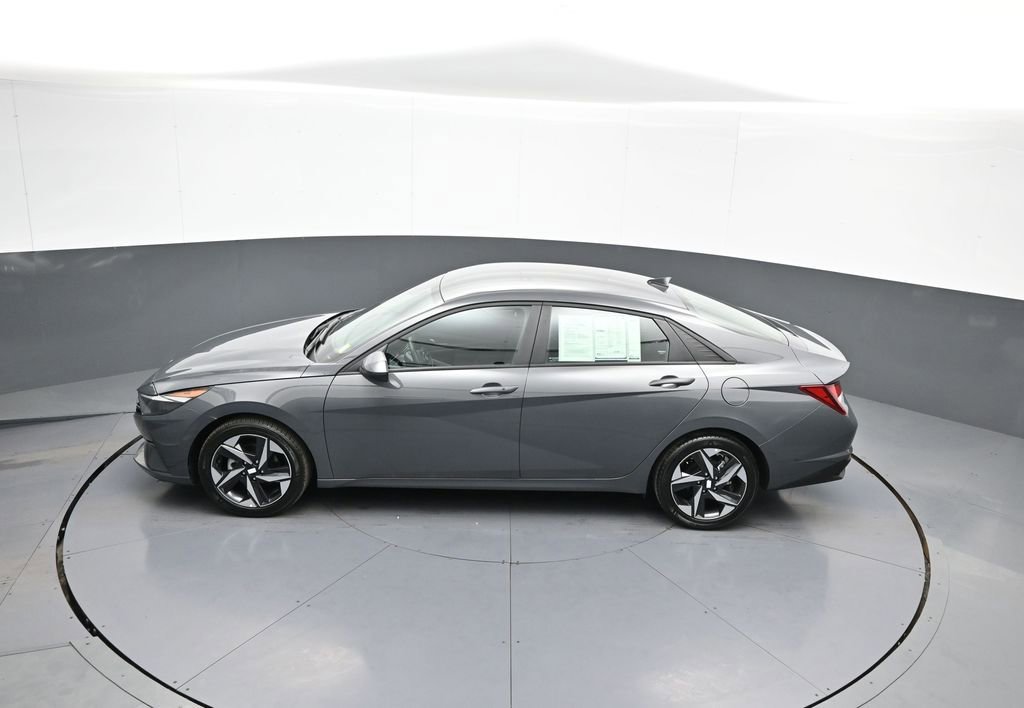 Certified 2023 Hyundai Elantra SEL w/ Convenience Package image 40