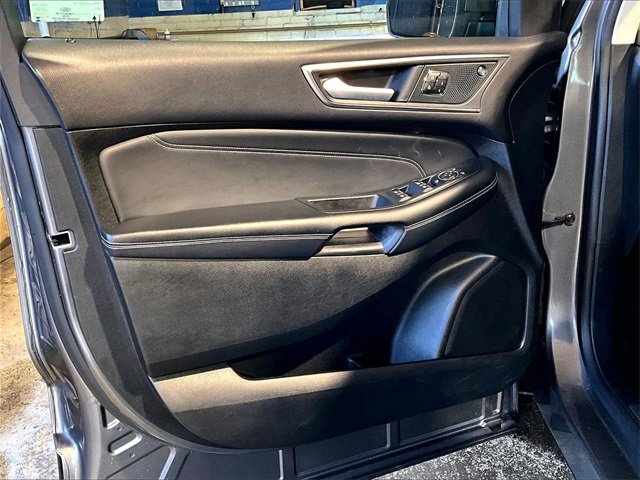 Used 2024 Ford Edge Titanium image 18