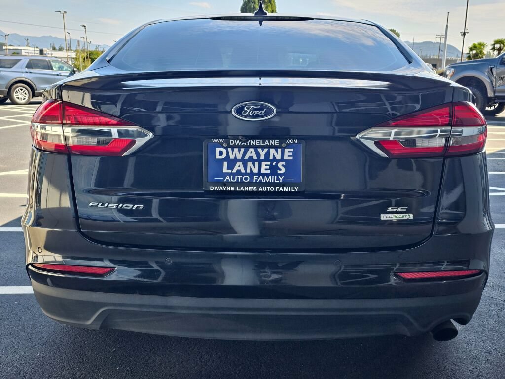 Used 2019 Ford Fusion SE w/ Equipment Group 151A FWD image 4