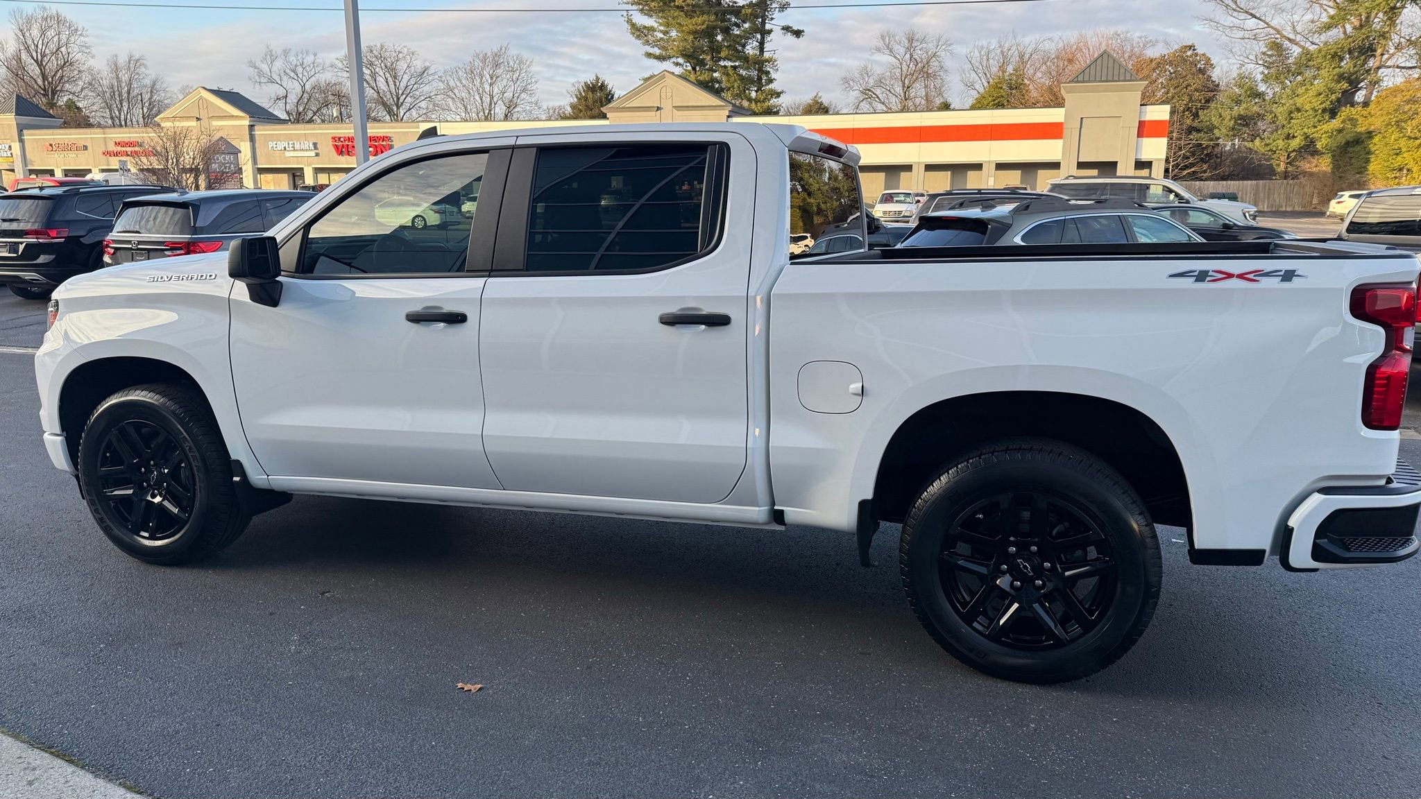 Used 2023 Chevrolet Silverado 1500 Custom image 7