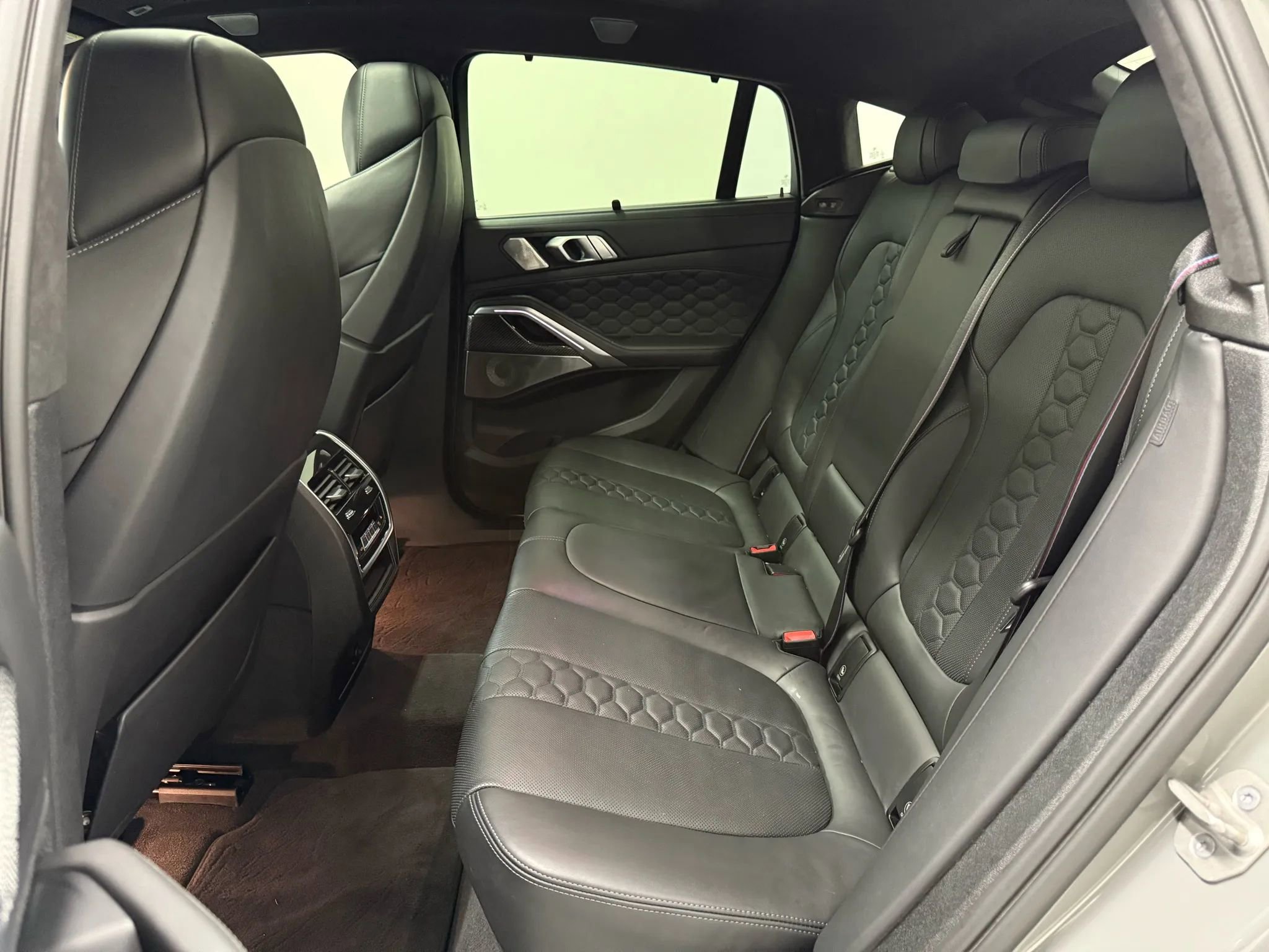 Used 2021 BMW X6 M w/ Competition Package image 33