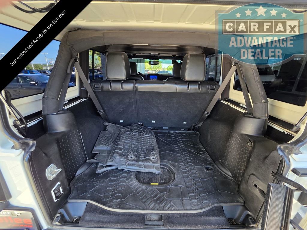 Used 2015 Jeep Wrangler Unlimited Rubicon AWD/4WD image 14